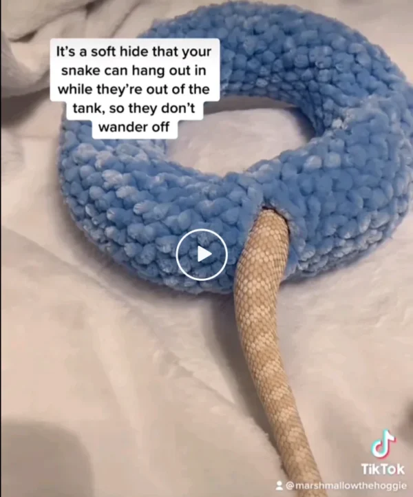 Soft Woolen Snake Hide